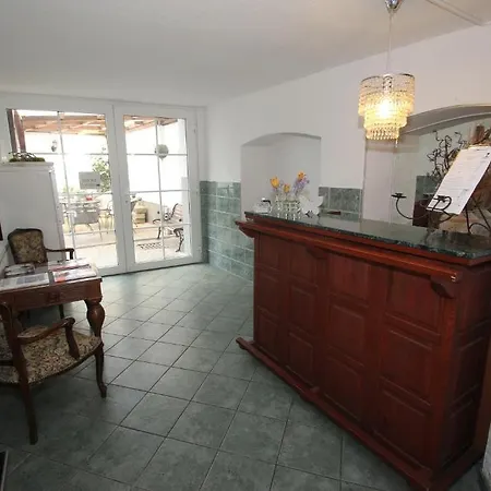 Ikar Guest house 3*